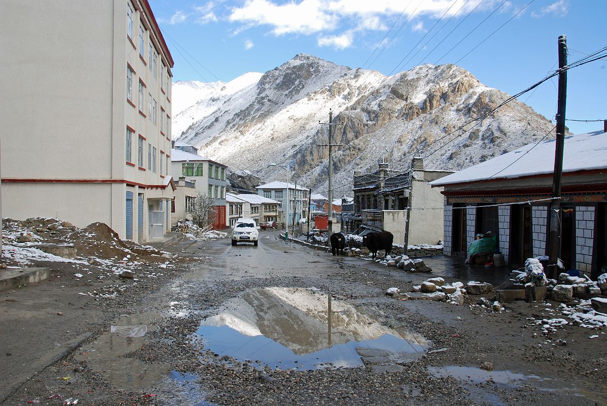 26 Leaving Nyalam In The Early Morning After A Light Overnight Snowfall We left Nyalam in the early morning for the drive to Tingri.